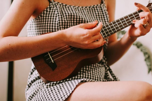 woman with ukulele
