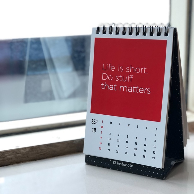 desk calendar